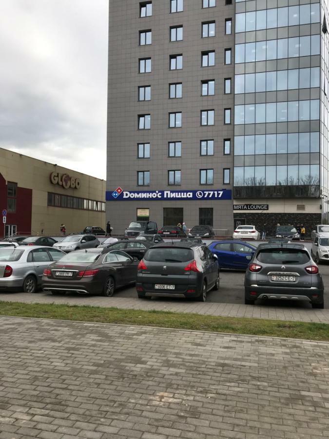 Apartment On Metro Mihalova Minsk Exterior photo
