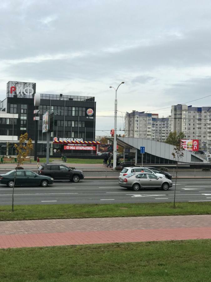 Apartment On Metro Mihalova Minsk Exterior photo
